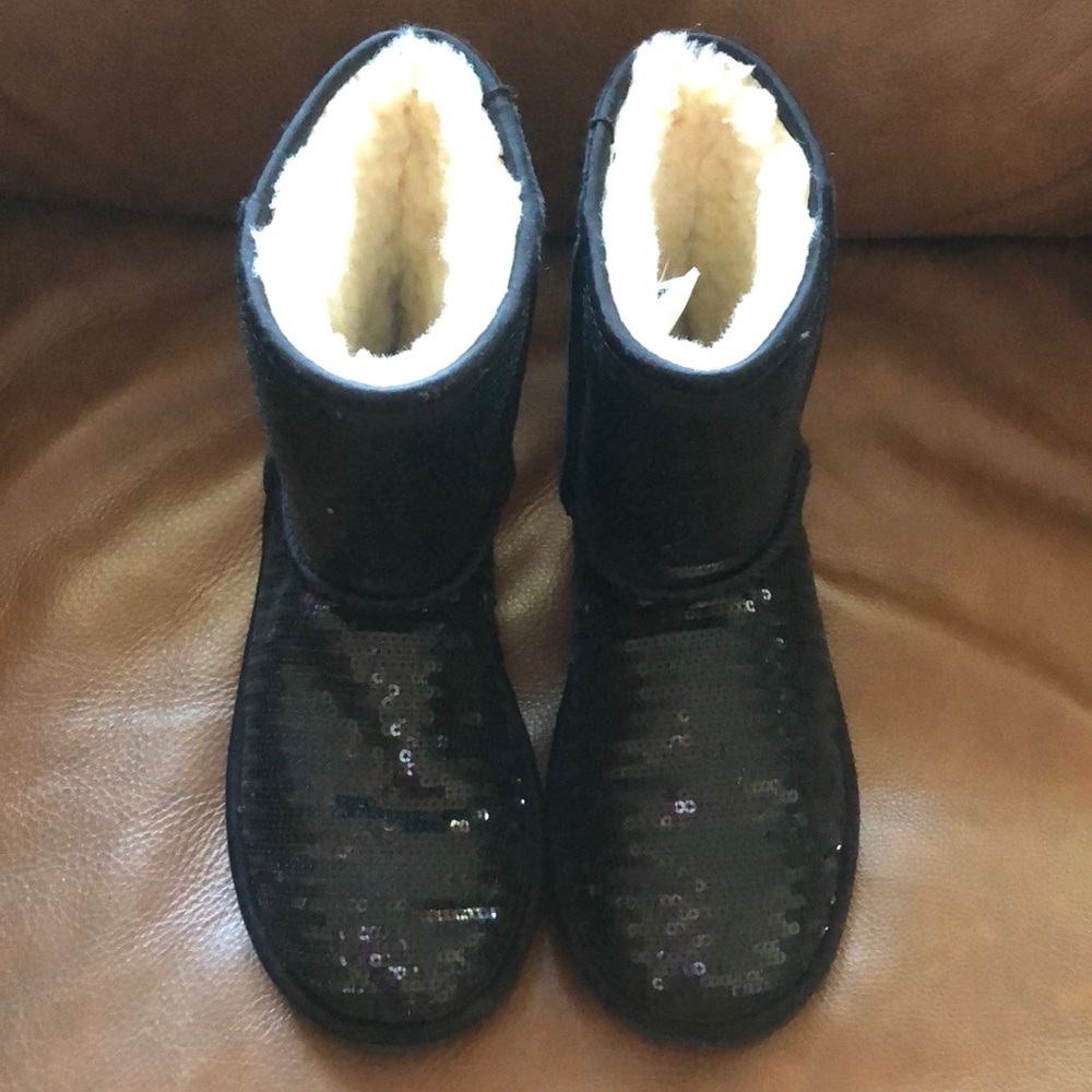 Girls UGG classic short II sequin Boots